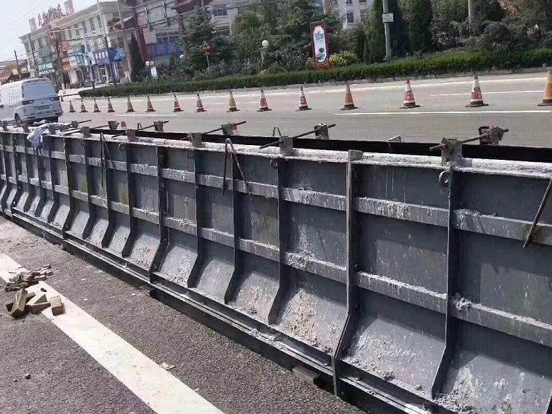 防撞墙模具使用现场实拍